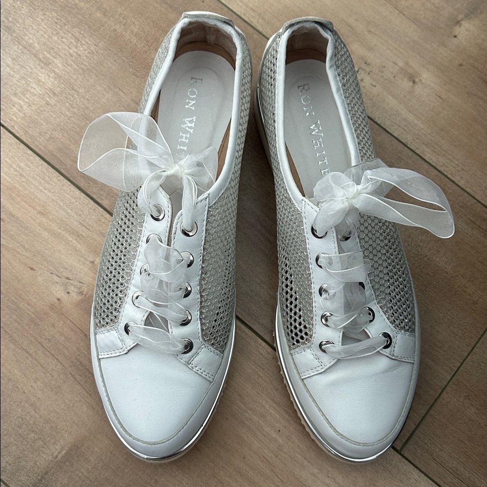 Ron White Novalee Mesh Lace Up Sneaker Silver Sz 7 (37.5) - Picture 5 of 13